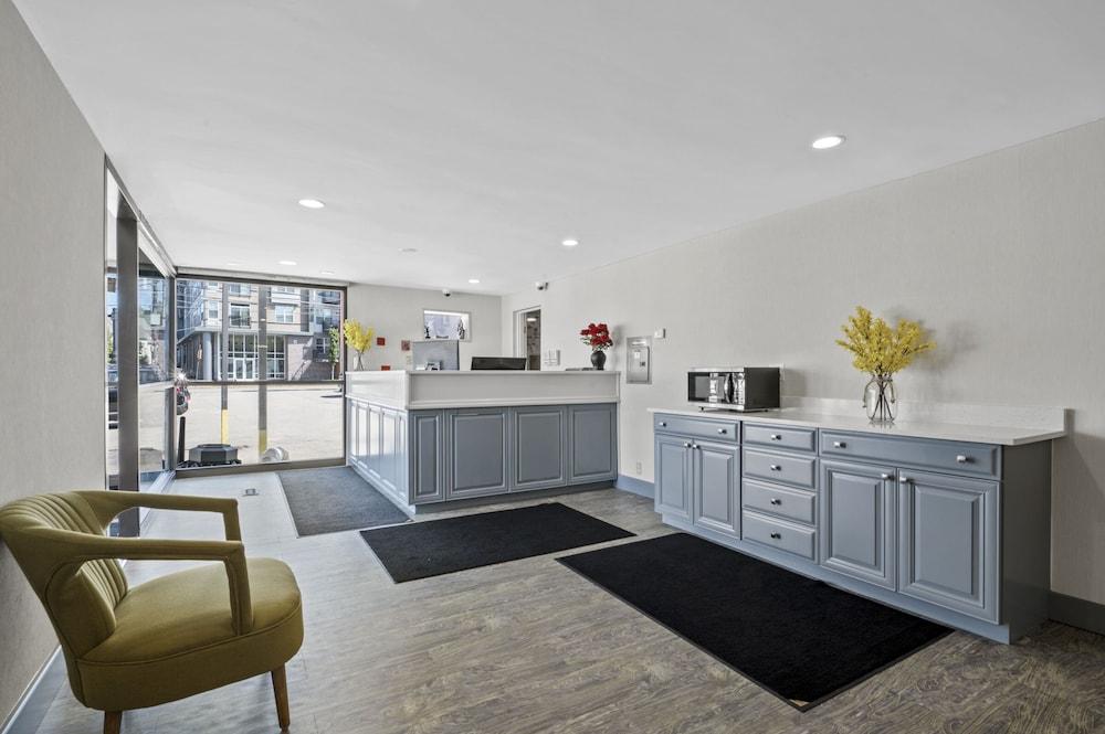 Super 8 By Wyndham Watertown/Cambridge/Boston Area Ξενοδοχείο Εξωτερικό φωτογραφία