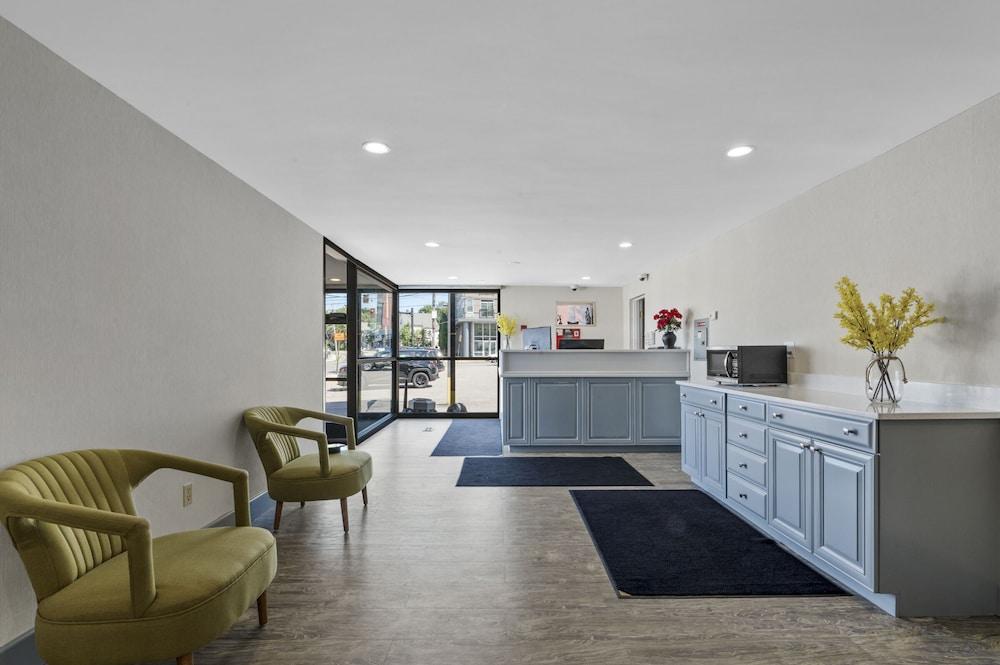 Super 8 By Wyndham Watertown/Cambridge/Boston Area Ξενοδοχείο Εξωτερικό φωτογραφία
