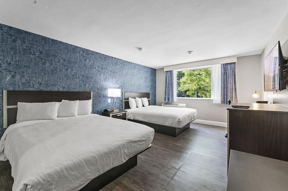 Super 8 By Wyndham Watertown/Cambridge/Boston Area Ξενοδοχείο Εξωτερικό φωτογραφία