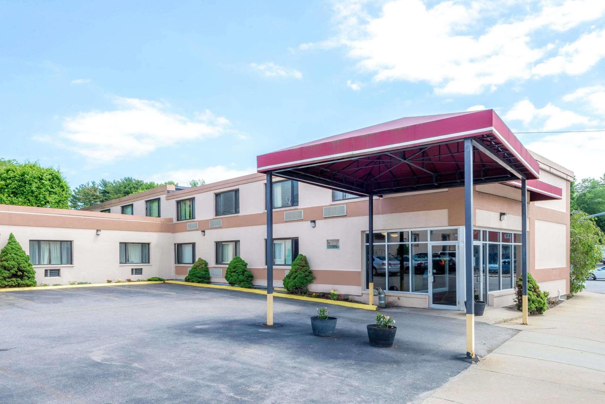 Super 8 By Wyndham Watertown/Cambridge/Boston Area Ξενοδοχείο Εξωτερικό φωτογραφία